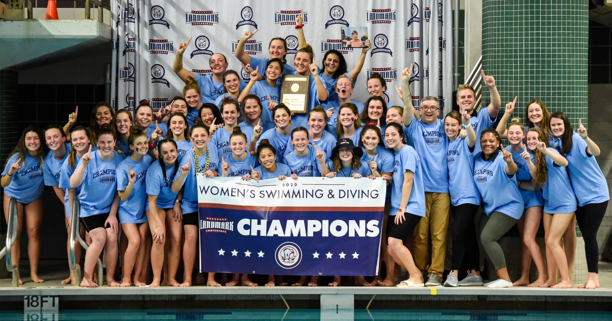 Women's swim team champions